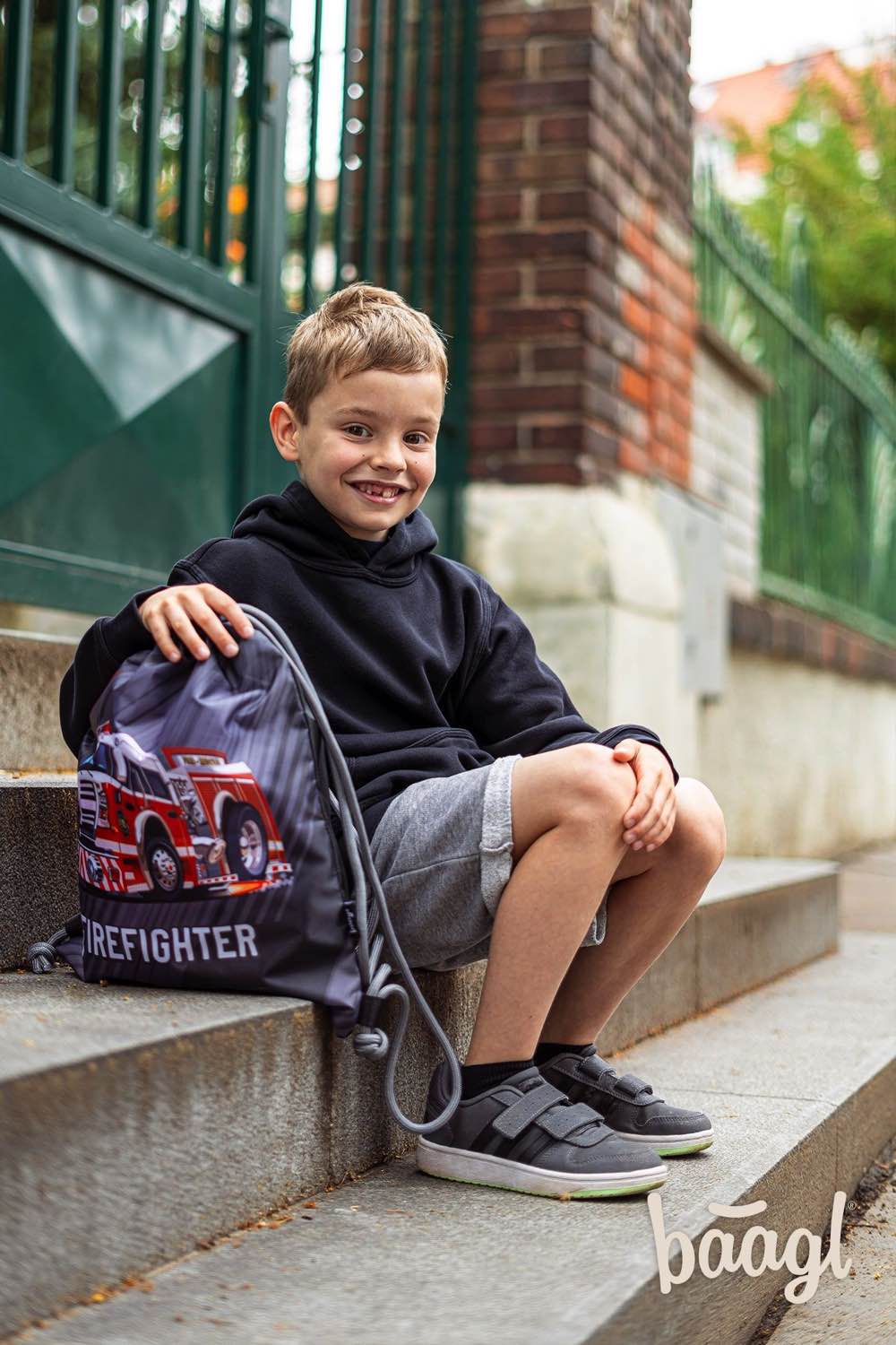 baagl-firetruck-sac-de-sport-cordon-enfant-rouge image 5