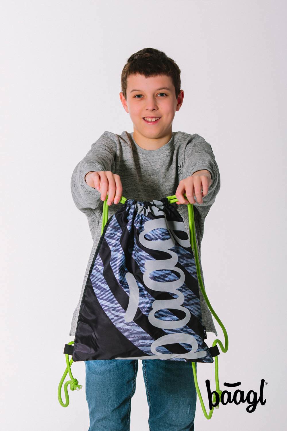 baagl-skate-grey-sac-de-gym-gris-lavable-logo image 5
