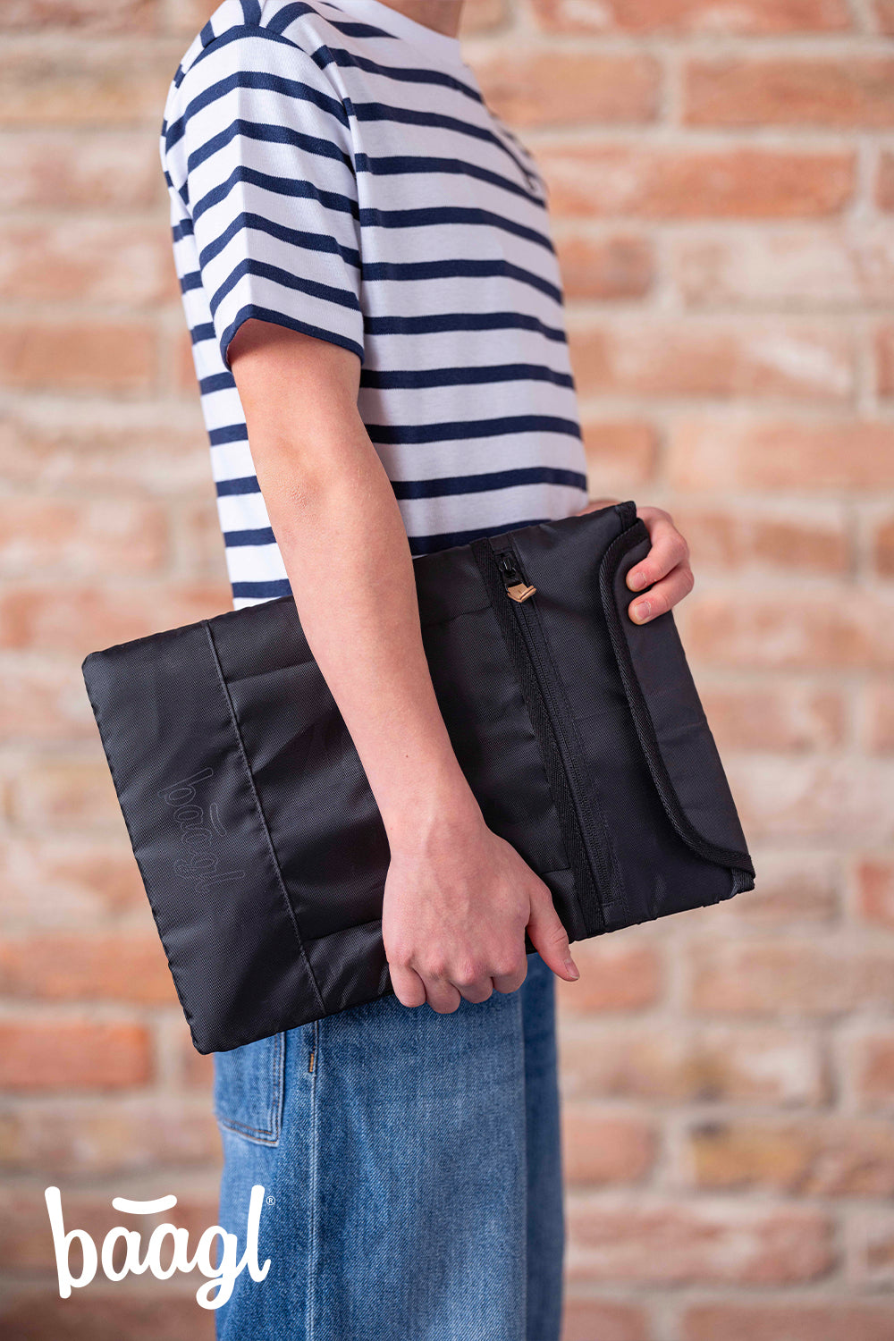 baagl-laptop-sleeve-darkness-housse-pc-15-pouces-recycl-e image 5