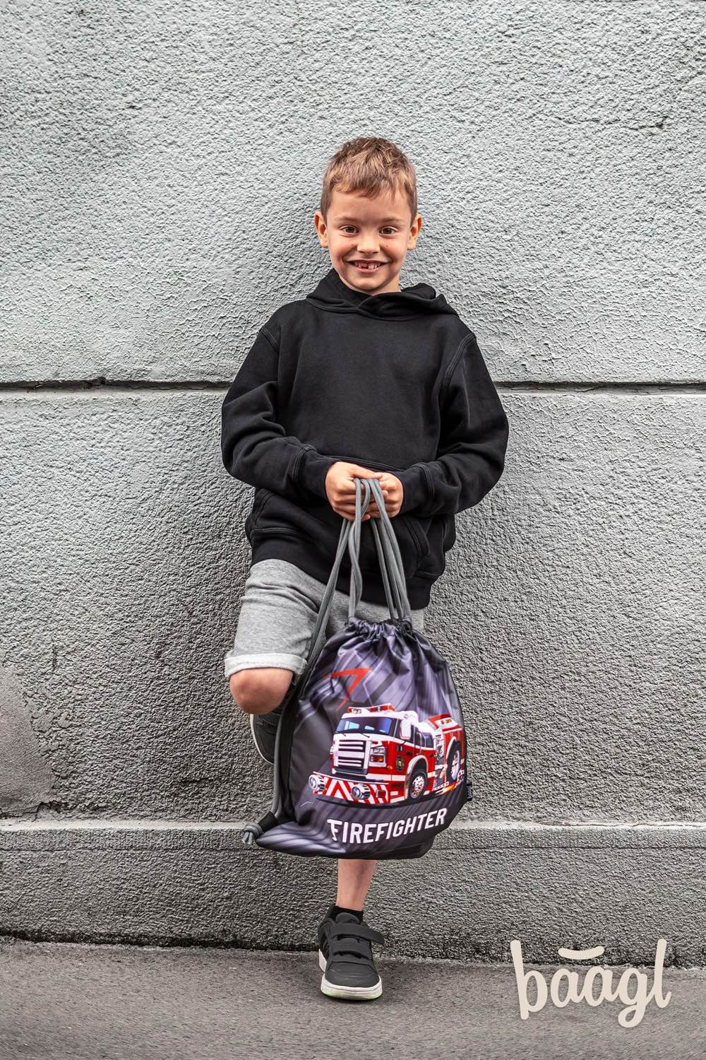 baagl-firetruck-sac-de-sport-cordon-enfant-rouge image 4